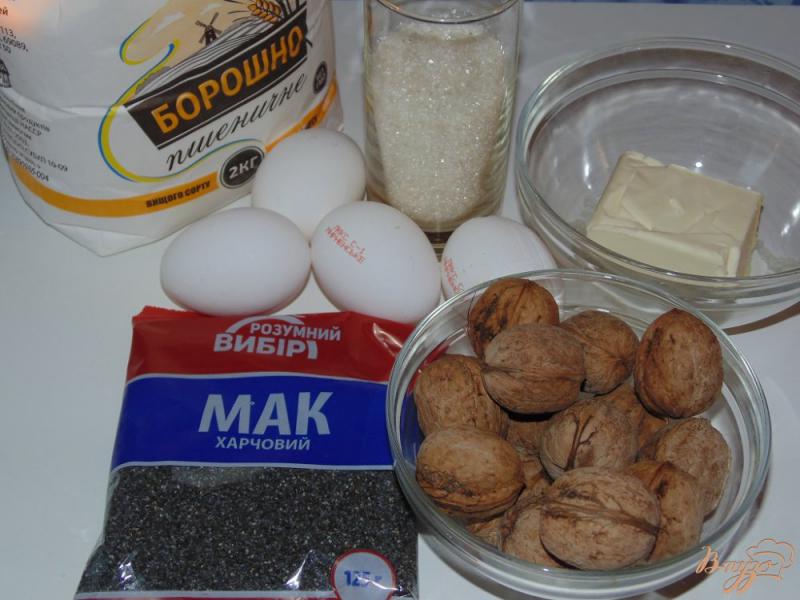 Фото приготовление рецепта: Маковый пирог с грецкими орехами шаг №1