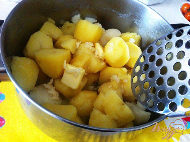 Фото приготовление рецепта: Воздушное, пряное картофельное пюре шаг №2
