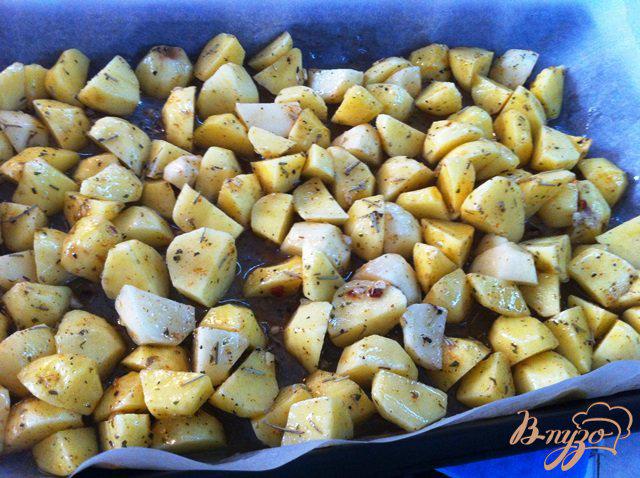 Фото приготовление рецепта: Картофель запеченный «Паутинка» шаг №5