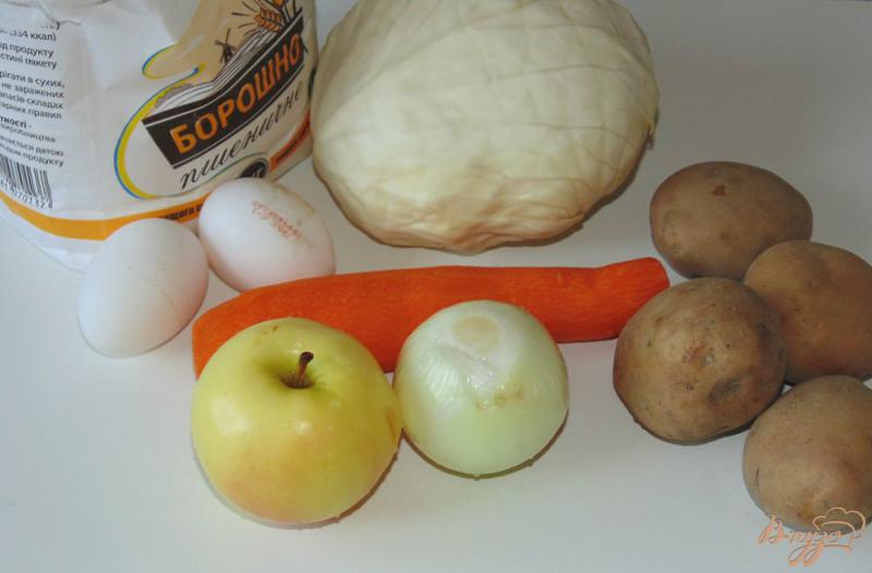 Фото приготовление рецепта: Овощные драники с яблоком шаг №1