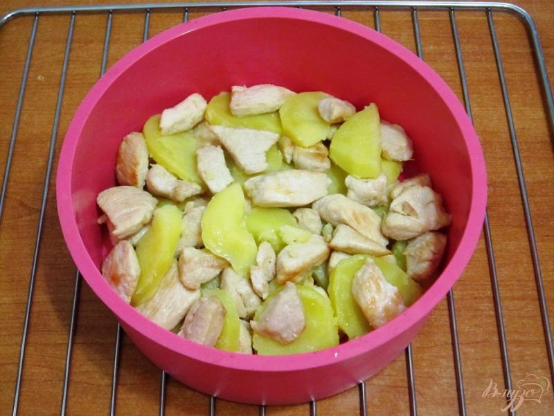 Фото приготовление рецепта: Запеканка с картофелем и куриным филе шаг №6