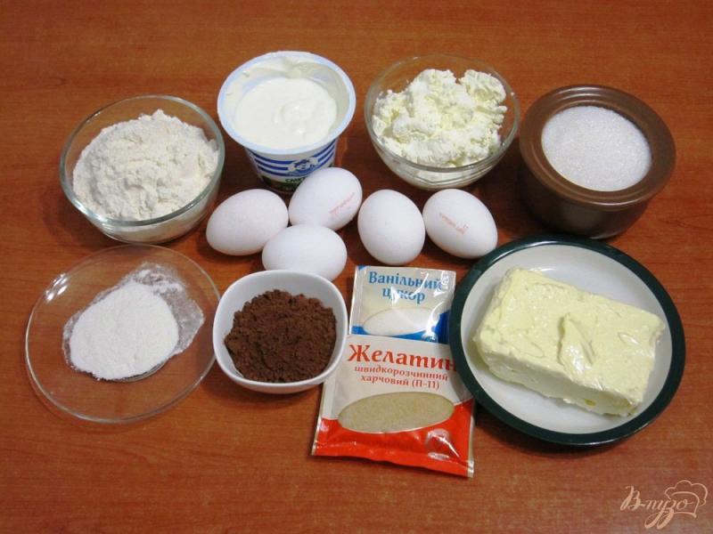 Фото приготовление рецепта: Шоколадный кекс с кремом из творога шаг №1
