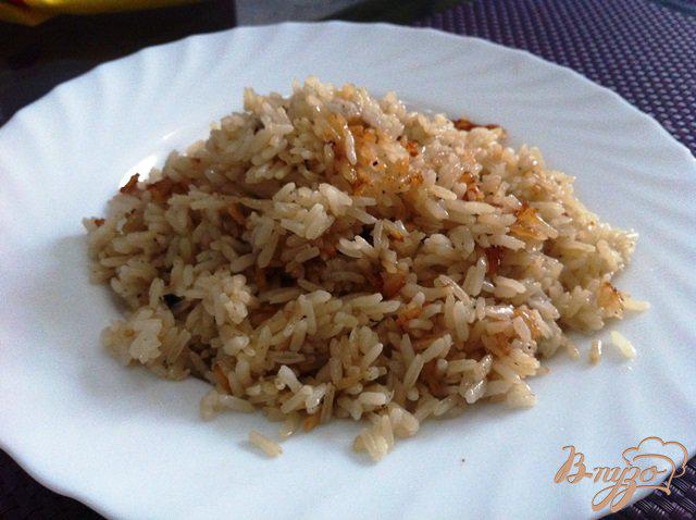 Фото приготовление рецепта: Пряный жареный рис на гарнир шаг №7