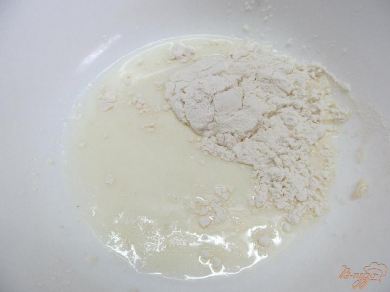 Фото приготовление рецепта: Оладьи с грибами и сыром шаг №2
