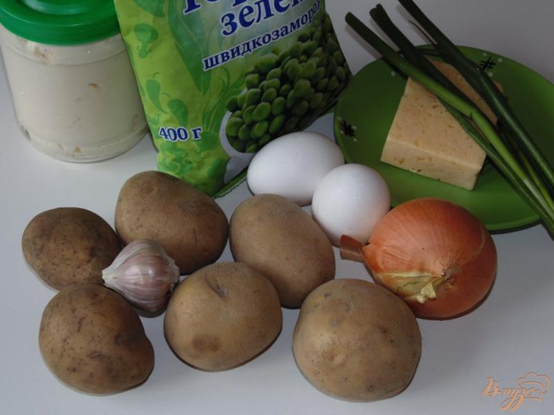 Фото приготовление рецепта: Картофельная запеканка со свежим зеленым горошком шаг №1