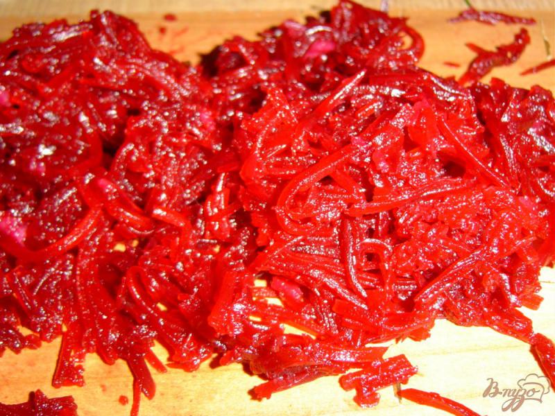 Фото приготовление рецепта: Свекольный салат с морковью и грушей шаг №1