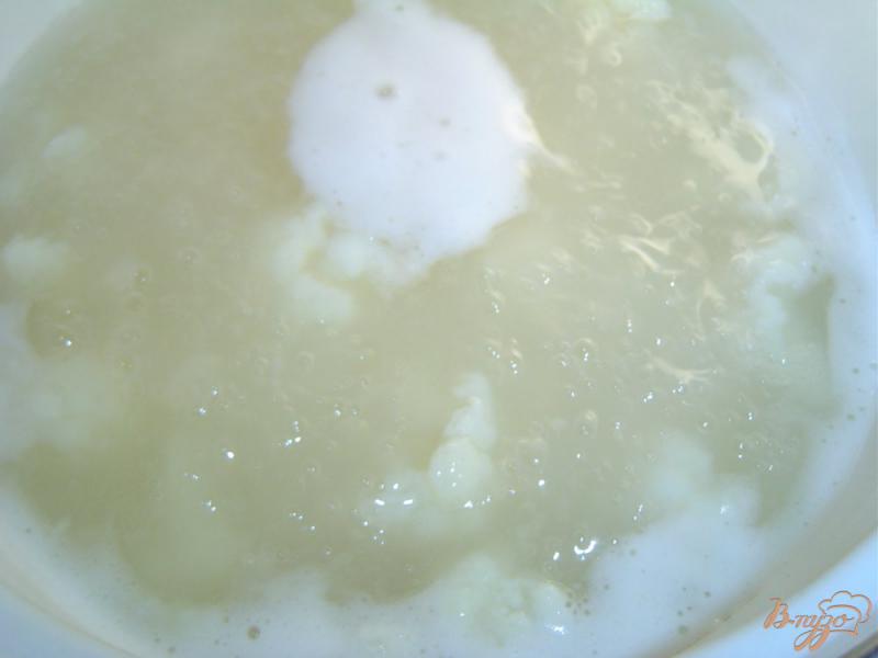 Фото приготовление рецепта: Суп из цветной капусты шаг №4