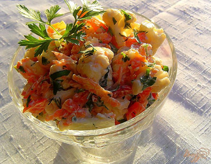 Фото приготовление рецепта: Овощной салат с цветной капустой шаг №6