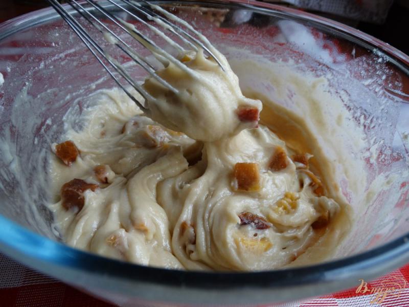 Фото приготовление рецепта: Персиковый кекс на кефире шаг №9