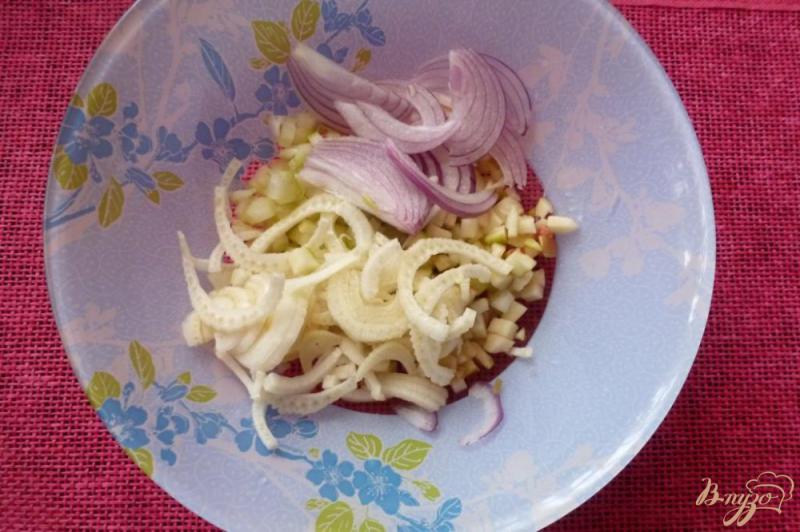 Фото приготовление рецепта: Салат с фенхелем,яблоком и сельдереем шаг №2