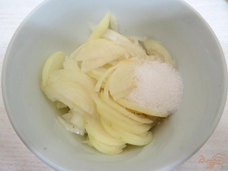 Фото приготовление рецепта: Закуска из сельди со сметаной шаг №3