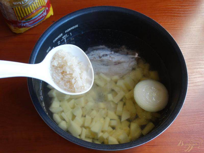 Фото приготовление рецепта: Рисовый суп в мультиварке шаг №3