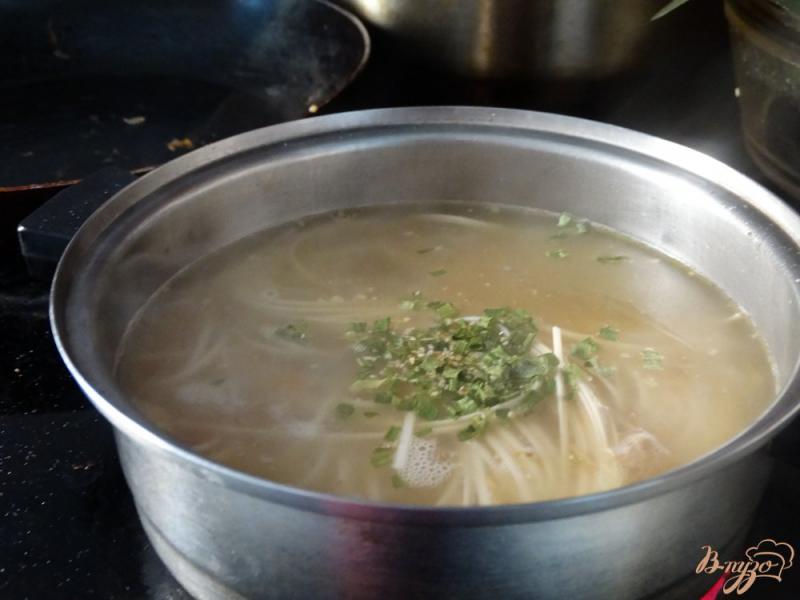 Фото приготовление рецепта: Суп-лапша с соевой лапшой и тушенкой шаг №6