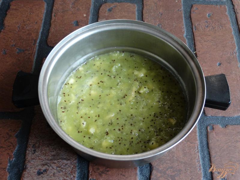 Фото приготовление рецепта: Желе из киви на агар-агаре шаг №3