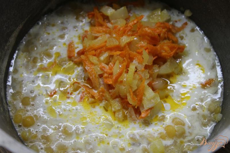Фото приготовление рецепта: Суп - пюре с гороха с домашней колбаской шаг №5