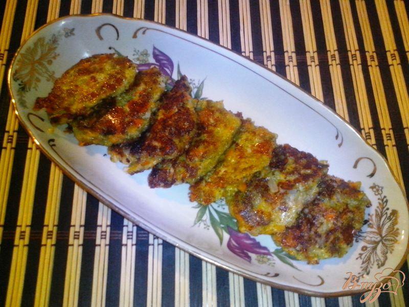 Фото приготовление рецепта: Оладьи из брокколи и цветной капусты шаг №6