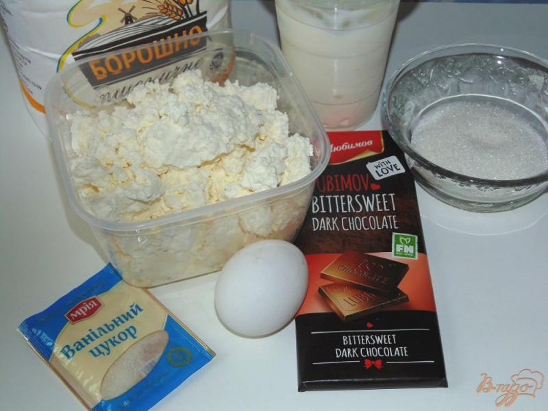 Фото приготовление рецепта: Ванильные сырники с шоколадной начинкой шаг №1