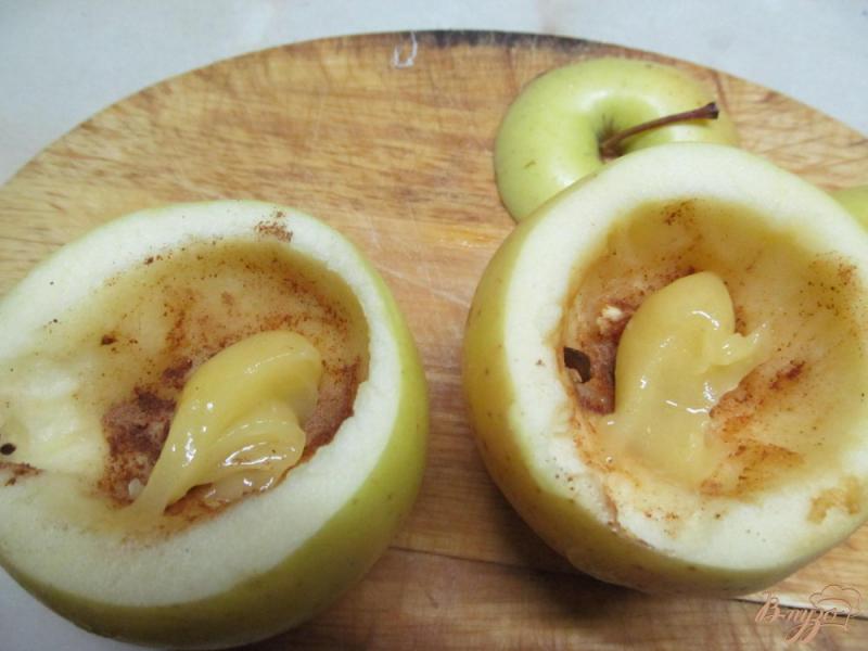 Фото приготовление рецепта: Запеченные яблоки с корицей шаг №2