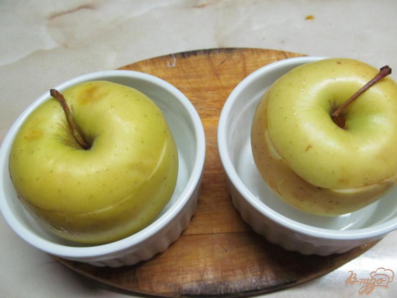 Фото приготовление рецепта: Запеченные яблоки с корицей шаг №4