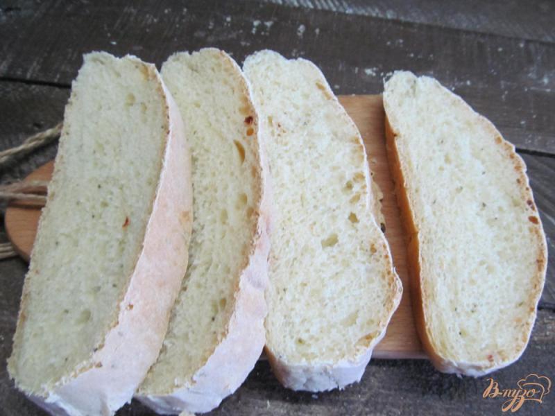 Фото приготовление рецепта: Бутерброд с котлетой и яйцом шаг №2