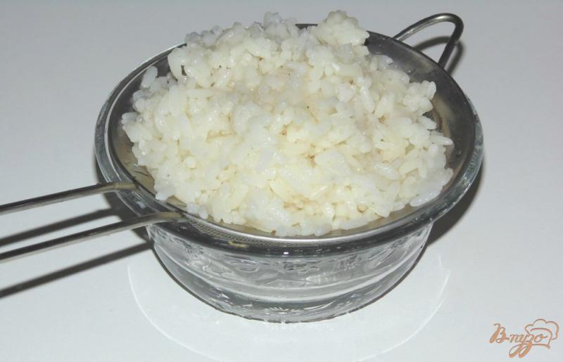 Фото приготовление рецепта: Салат из сардины с рисом шаг №2