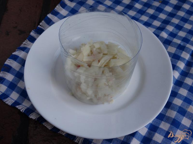 Фото приготовление рецепта: Салат с курицей и свеклой шаг №2