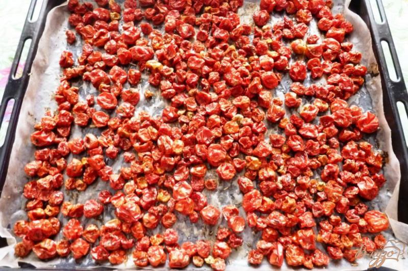 Фото приготовление рецепта: Вяленые помидоры черри шаг №3
