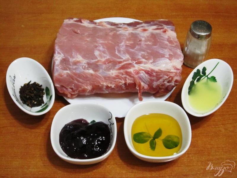 Фото приготовление рецепта: Свинина в духовке с джемом и медом шаг №1