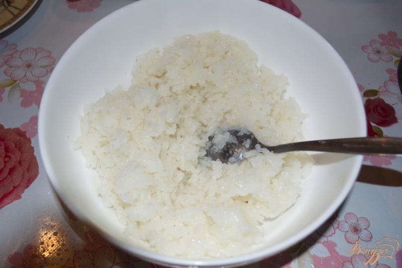 Фото приготовление рецепта: Теплый салат  с рисом и индейкой шаг №1
