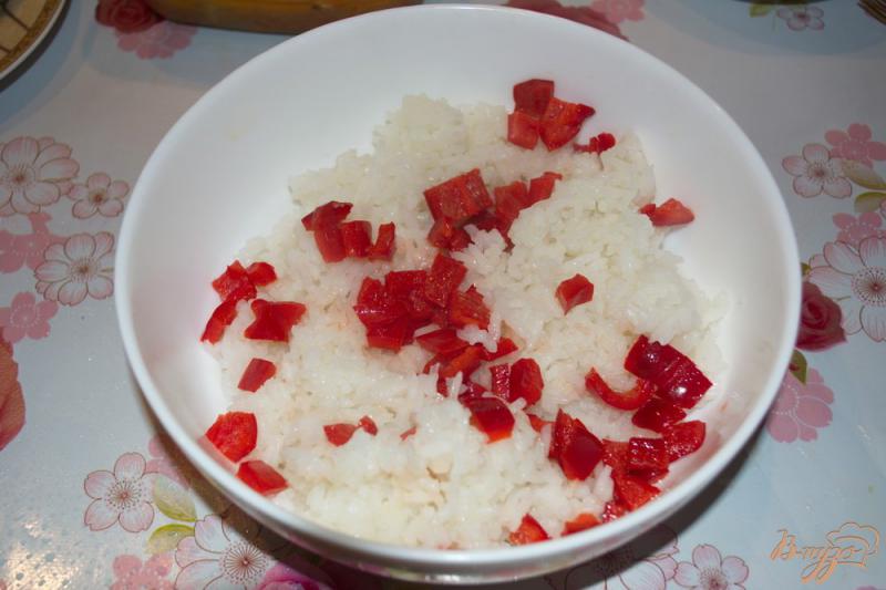 Фото приготовление рецепта: Теплый салат  с рисом и индейкой шаг №2