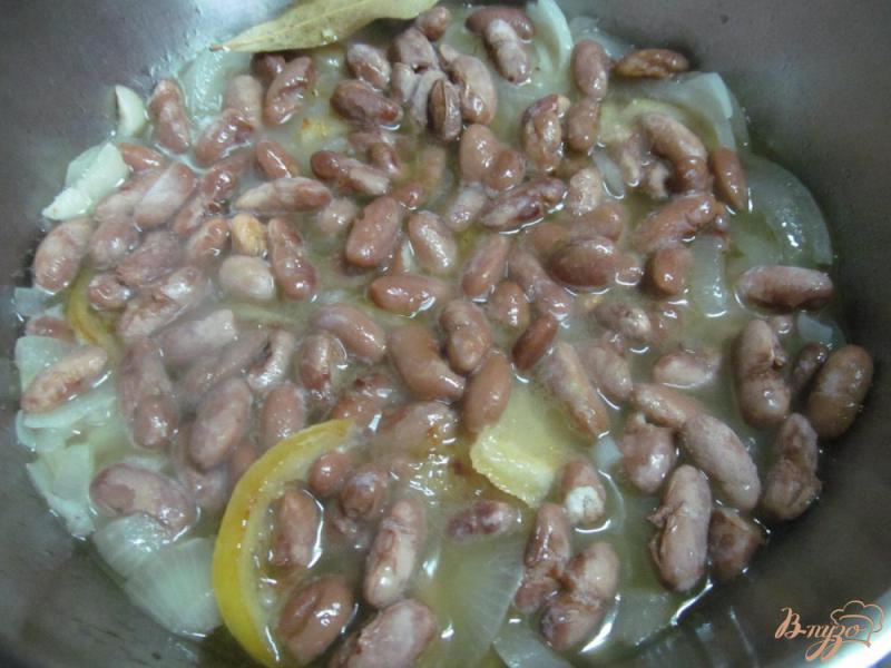 Фото приготовление рецепта: Курица с фасолью и макаронами шаг №9