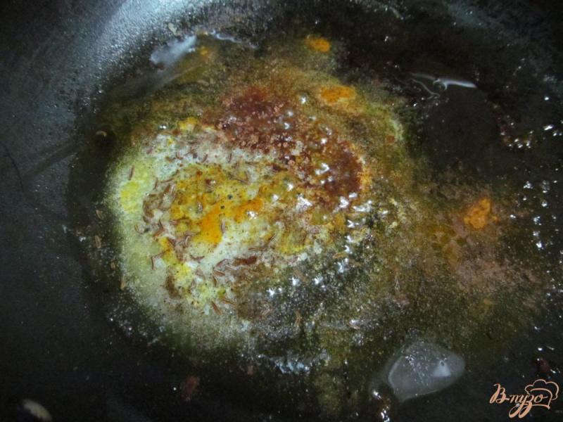 Фото приготовление рецепта: Курица с фасолью и макаронами шаг №5
