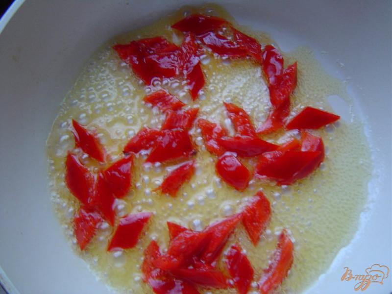Фото приготовление рецепта: Жареная цветная капуста с яйцами и сыром шаг №2