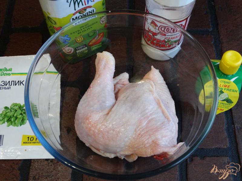 Фото приготовление рецепта: Курица в лимонно-базиликовом маринаде и картофелем в рукаве шаг №1