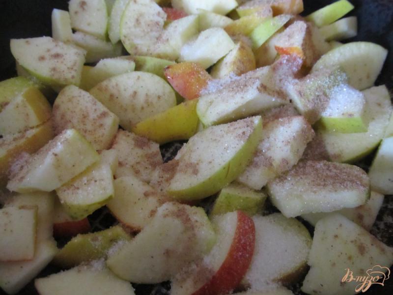 Фото приготовление рецепта: Яблочный пирог с овсяными хлопьями шаг №1