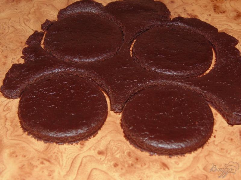 Фото приготовление рецепта: Шоколадное печенье в сахарной пудре шаг №3