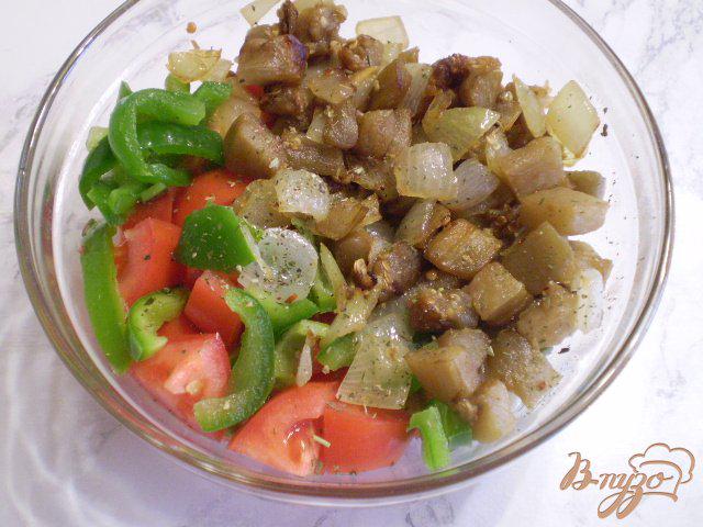 Фото приготовление рецепта: Теплый баклажановый салат шаг №6
