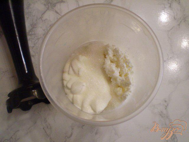Фото приготовление рецепта: Молочный десерт с бананом шаг №3