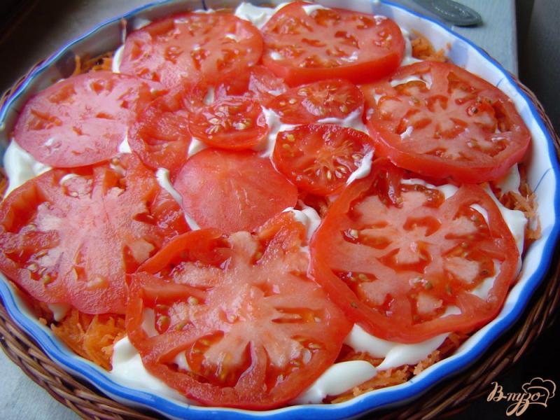 Фото приготовление рецепта: Слоеный салат из баклажанов, моркови и помидоров шаг №5