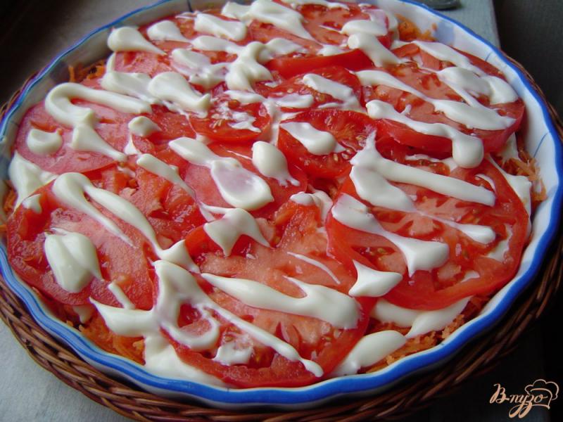 Фото приготовление рецепта: Слоеный салат из баклажанов, моркови и помидоров шаг №6