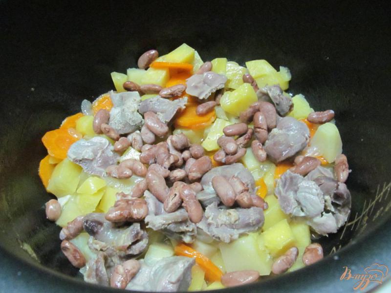 Фото приготовление рецепта: Рагу с куриными желудками в мультиварке шаг №5