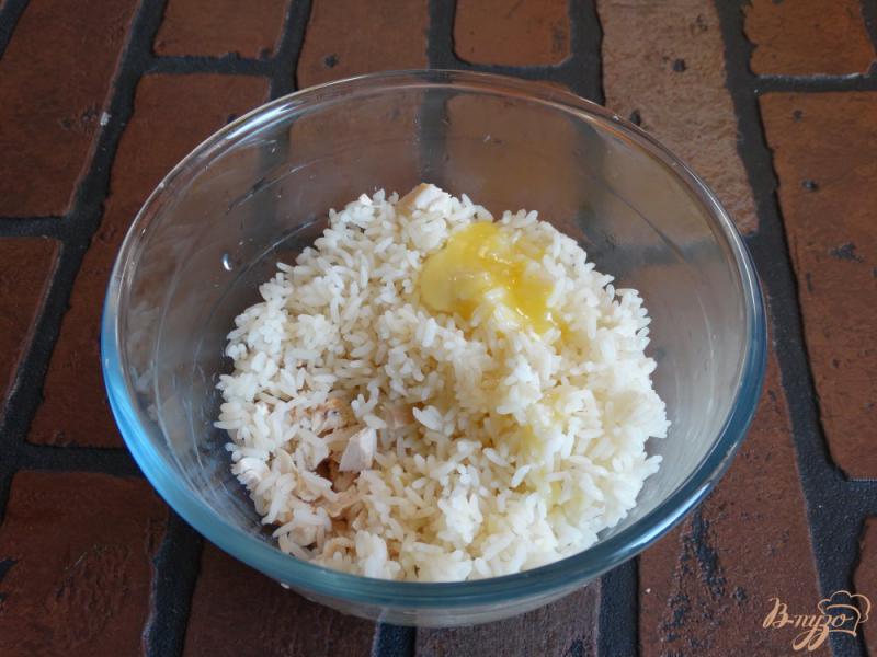 Фото приготовление рецепта: Рисовые котлеты с куриным филе шаг №3