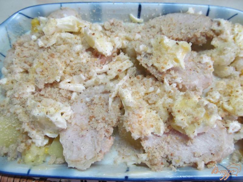 Фото приготовление рецепта: Картофельная запеканка с домашней колбасой и цветной капустой шаг №5