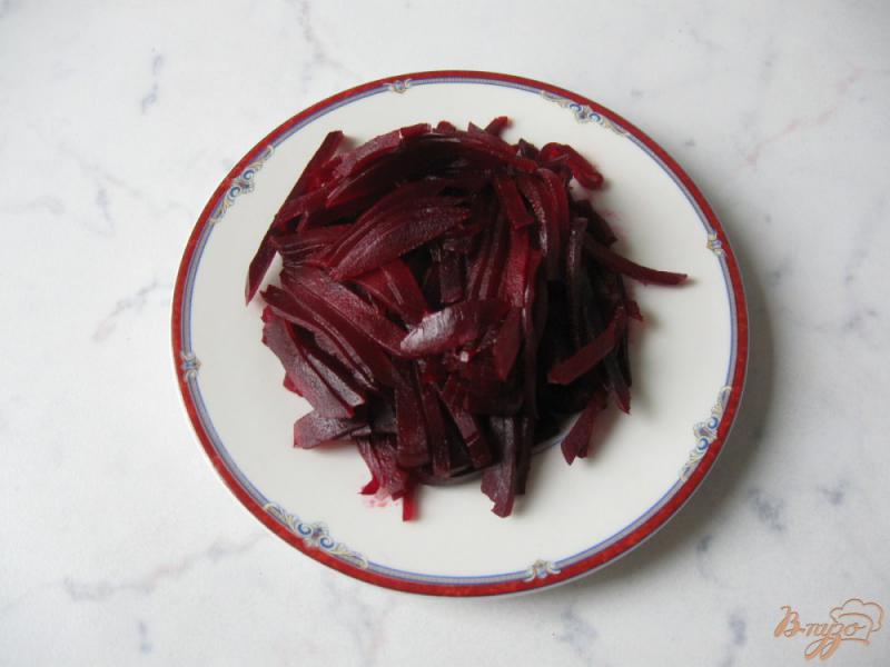 Фото приготовление рецепта: Салат из свеклы с чесноком. шаг №1