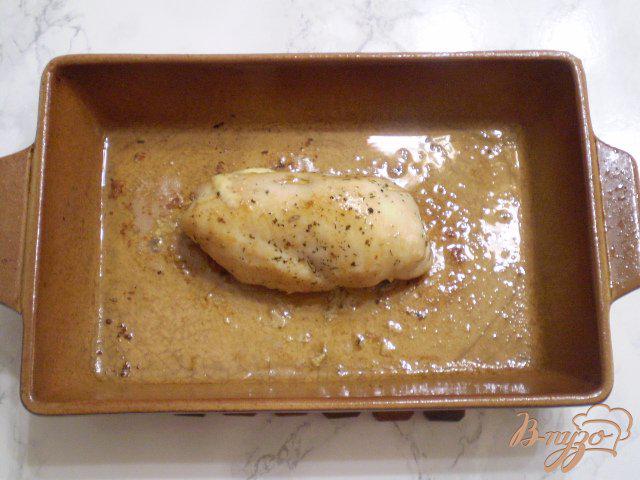 Фото приготовление рецепта: Филе с сыром и шампиньонами шаг №7