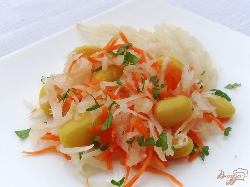 Фото приготовление рецепта: Салат с морковью, редькой и фаслью шаг №4