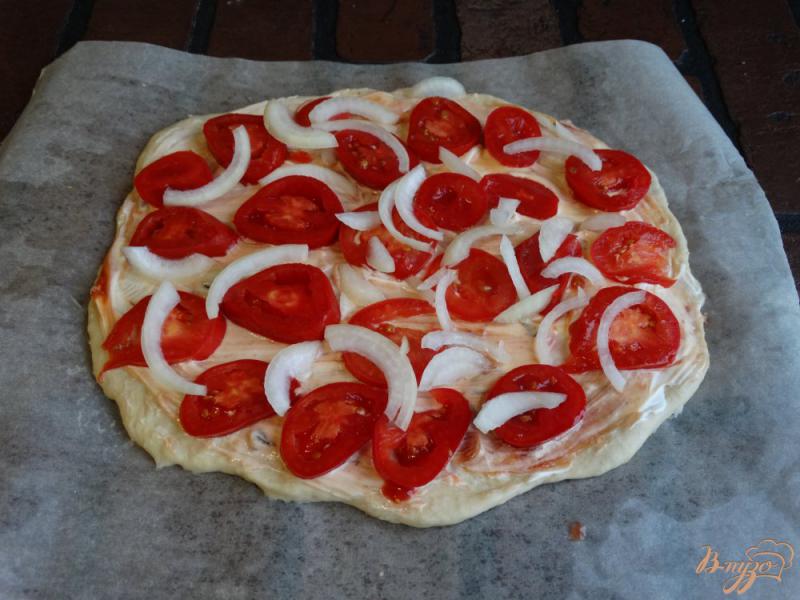 Фото приготовление рецепта: Домашняя пицца с курицей шаг №5