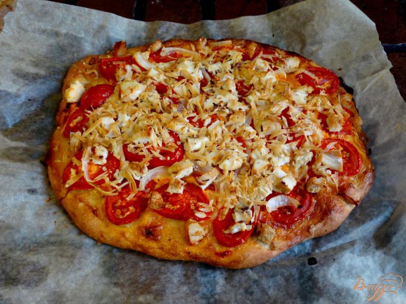 Фото приготовление рецепта: Домашняя пицца с курицей шаг №8