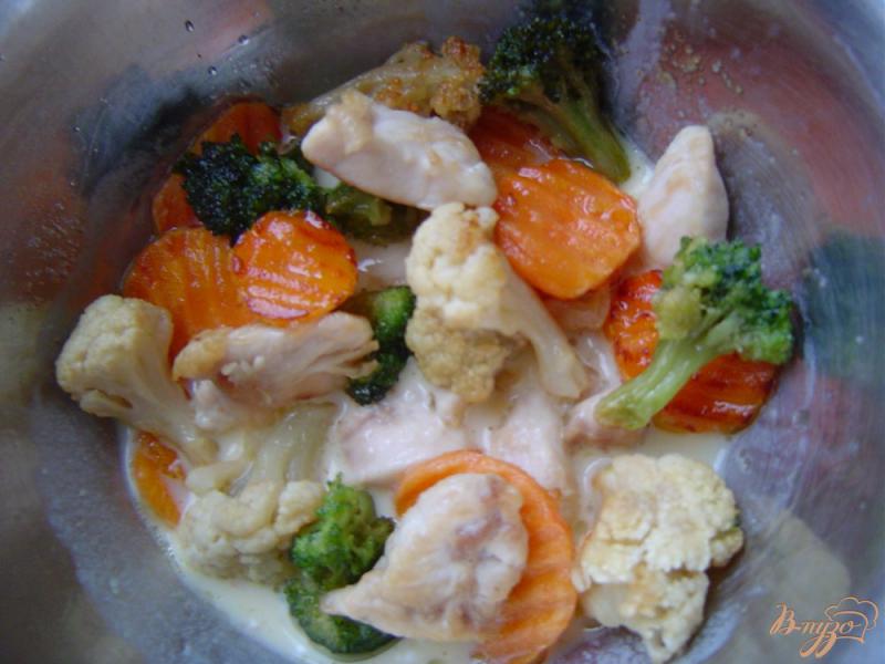 Фото приготовление рецепта: Запеканка с курицей и овощами шаг №4