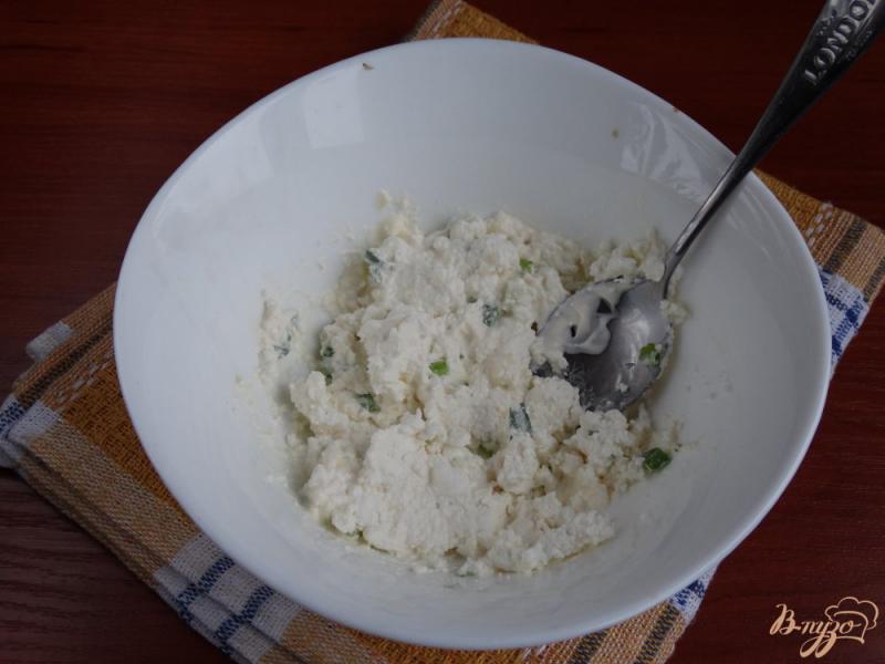 Фото приготовление рецепта: Тосты с творогом и грибами для диеты Дюкана шаг №3